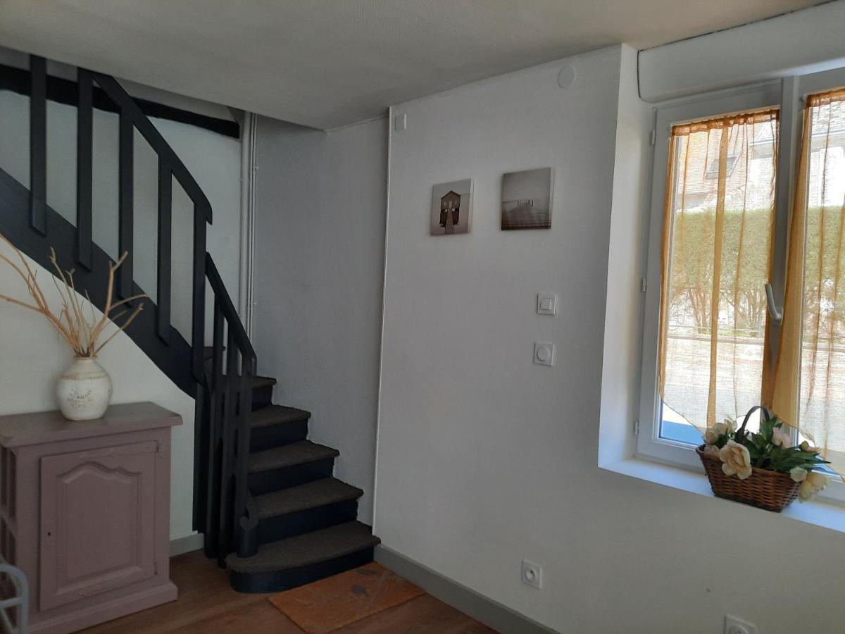 Grand Appartement Tout Confort Proche De Chambord Saint-Claude-de-Diray Exterior foto